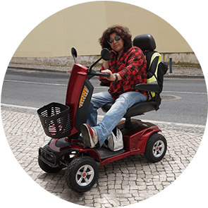 Utilizador de uma scooter de mobilidade stannah
